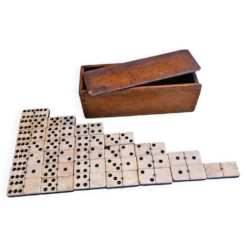 Jeu de domino ancien