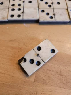 Jeu de domino ancien