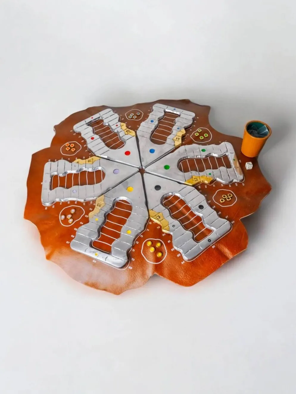 Jeu de Parcheesi brutaliste par Art3, bronze et aluminium, Espagne, années 1970.