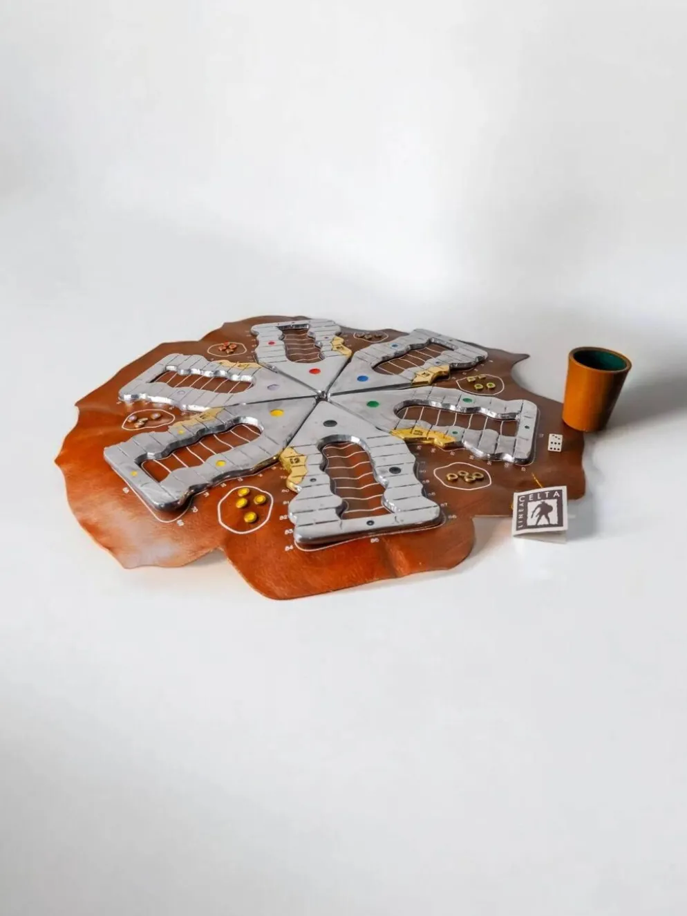 Jeu de Parcheesi brutaliste par Art3, bronze et aluminium, Espagne, années 1970.