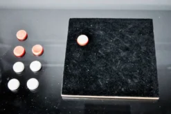 Jeu du morpion, céramique émaillée, Italie, 1980