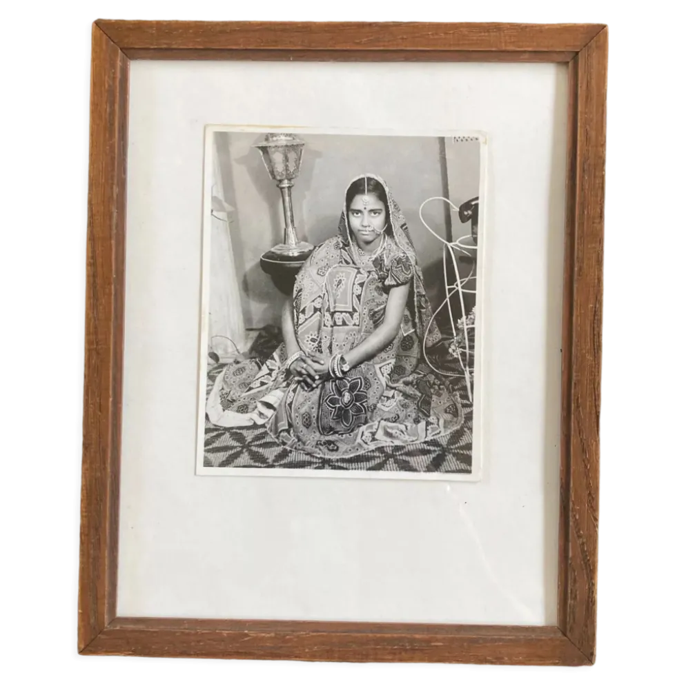 Jeune femme, photo en vue d'un mariage