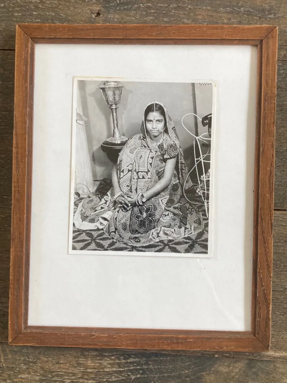 Jeune femme, photo en vue d'un mariage