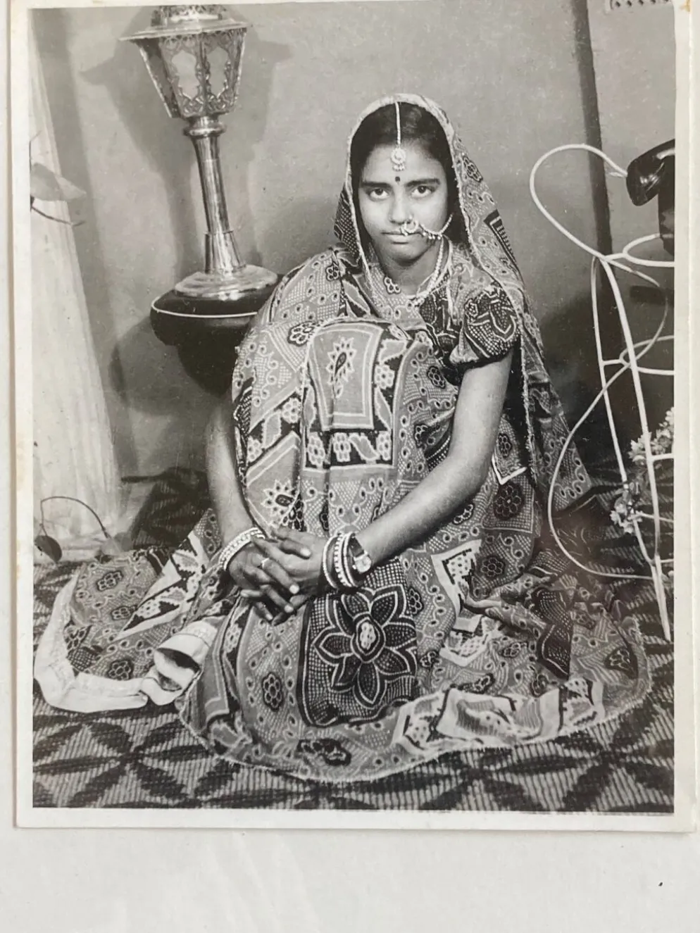 Jeune femme, photo en vue d'un mariage