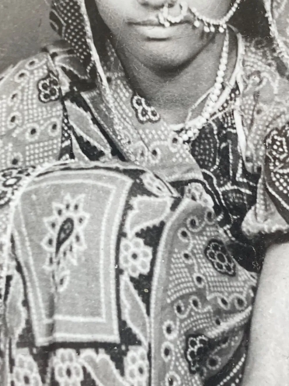 Jeune femme, photo en vue d'un mariage