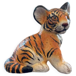 Jeune tigre ancien peint à la main