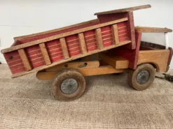 Jouet ancien : camion benne en bois Dejou