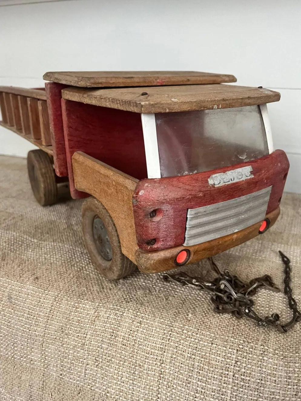 Jouet ancien : camion benne en bois Dejou