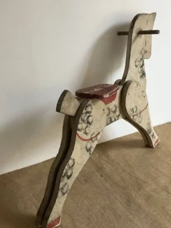 Jouet ancien, cheval en bois