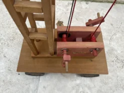 jouet grue en bois Déjou vintage années 60
