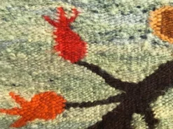 Kilim polonais ou tapis mural avec motif d'arbre et de fleurs de Cepelia, années 1960.