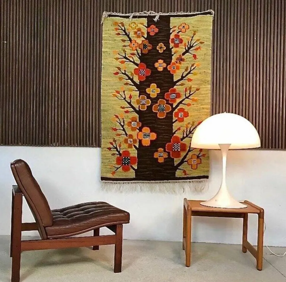 Kilim polonais ou tapis mural avec motif d'arbre et de fleurs de Cepelia, années 1960.