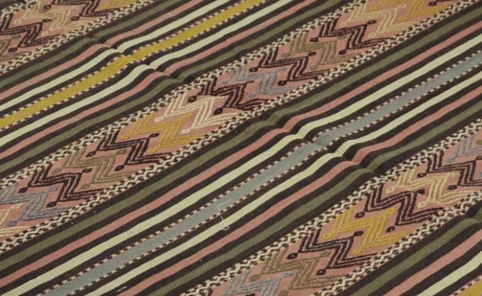 Kilim turc vintage graphique à frises géométriques 264 x 137 cm