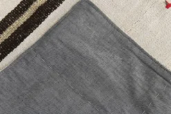 Kilim Vintage Turc Rayé, Noir et Écru, Tissé Main, Style Moderne, 144x202Cm