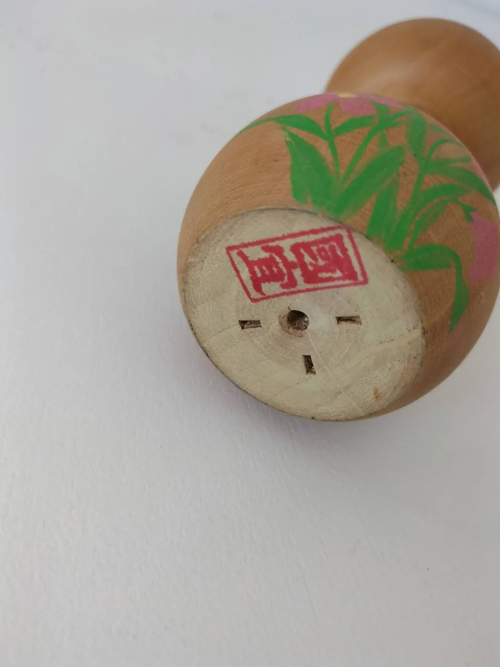 Kokeshi japonaise vintage Ōkura – anneau mobile