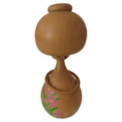 Kokeshi japonaise vintage Ōkura – anneau mobile