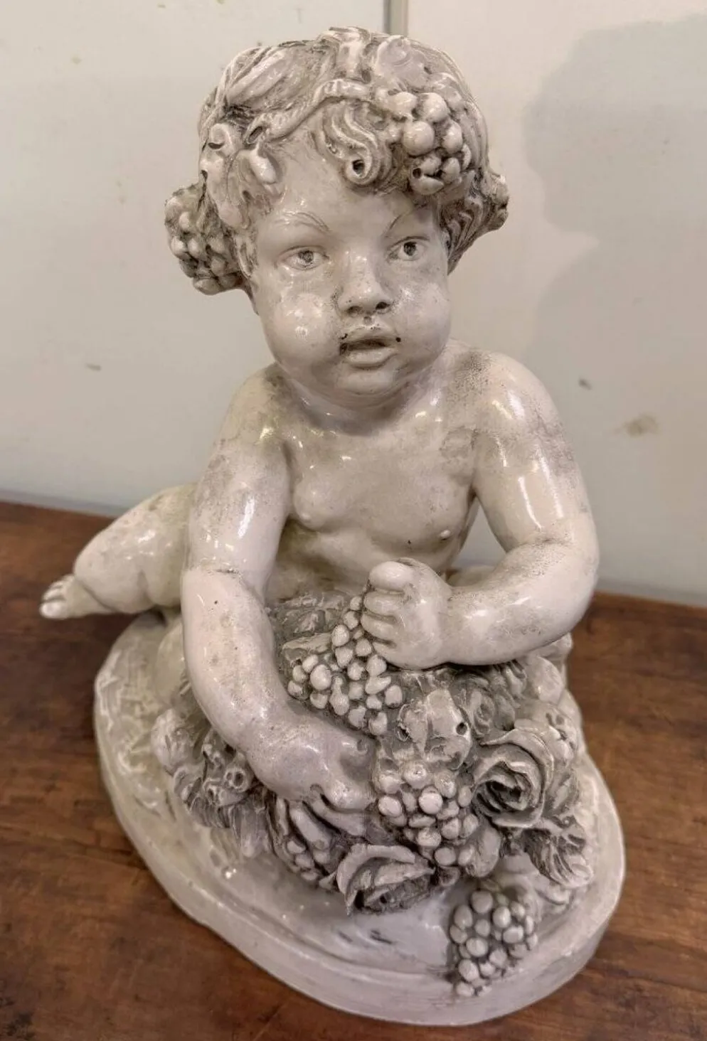 Lebrun : Putti en terre cuite émaillée