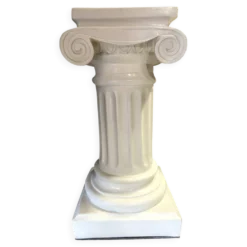Élégante Colonne Piédestal en Plâtre Durci au Chapiteau Ionique à Volutes