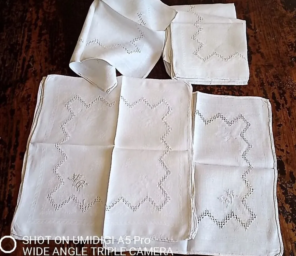 Linge de table en damassé ancien - monogrammé