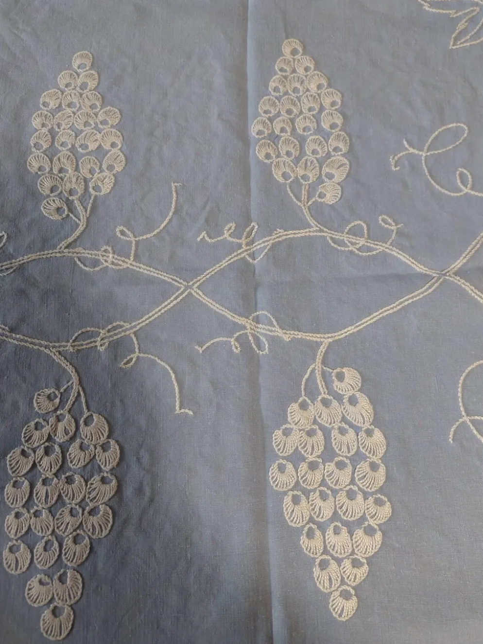 Linge de table nappe dix huit serviettes dix-huit dessous de veres