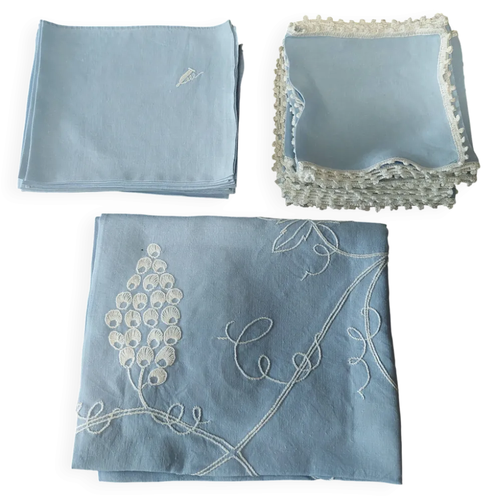 Linge de table nappe dix huit serviettes dix-huit dessous de veres
