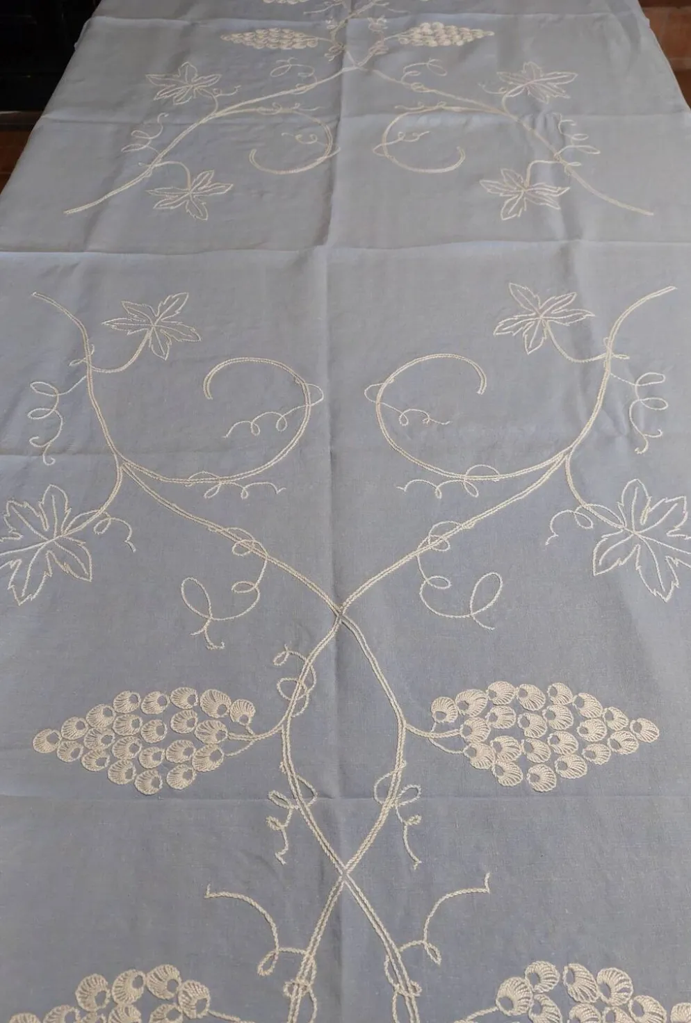Linge de table nappe dix huit serviettes dix-huit dessous de veres