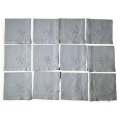 lot de 12 anciennes serviettes a thé en lin en très bon état