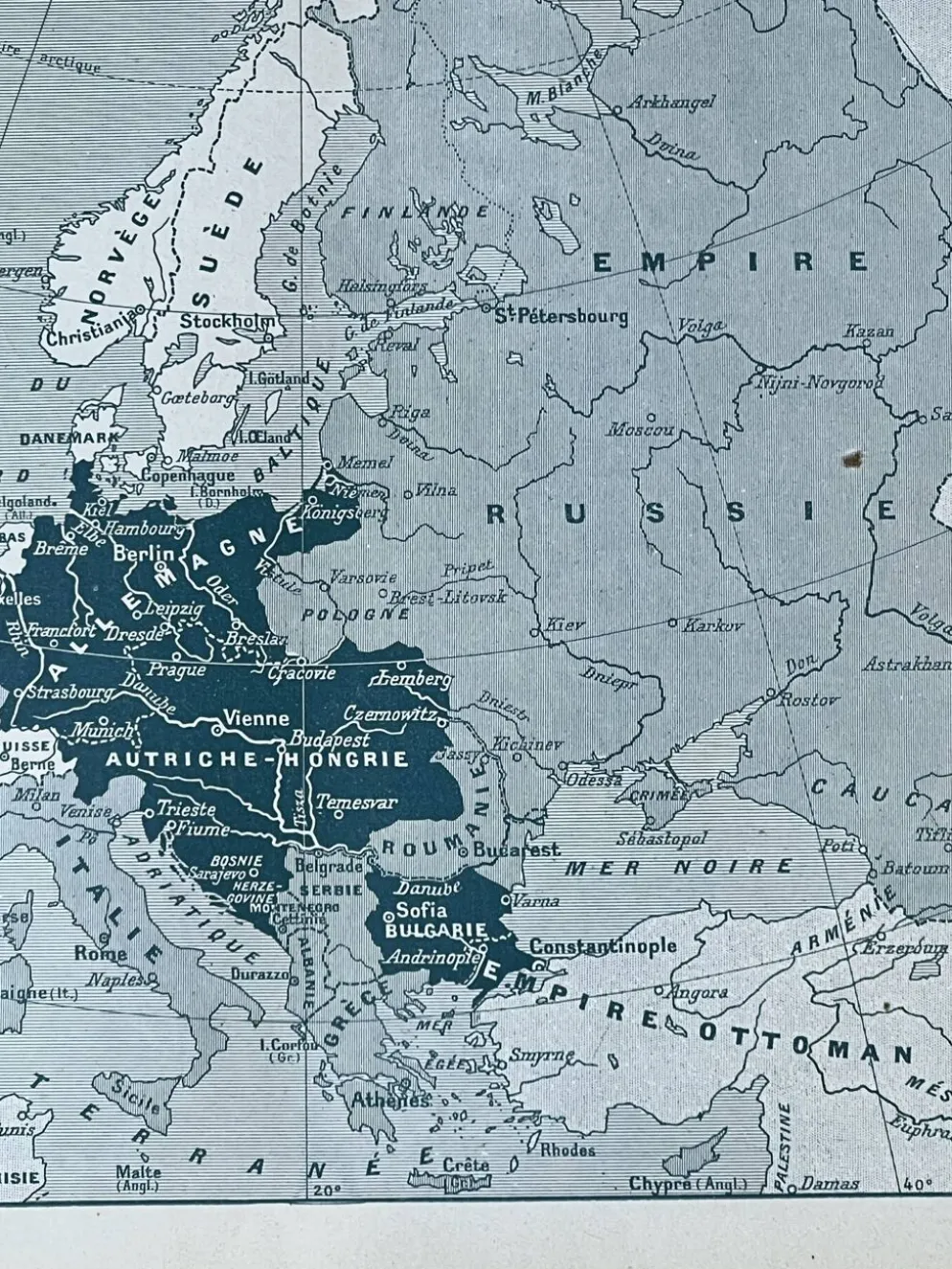 Lot de 2 cartes “Grande Guerre” - Europe et Planisphère 18x29cm