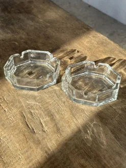 Lot de 2 cendriers octogonaux vintage en verre moulé D11 H3,5