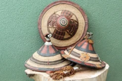 Lot de 3 chapeaux de paille et cuir, peuple Peul, Mali