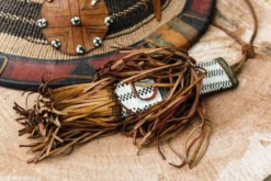 Lot de 3 chapeaux de paille et cuir, peuple Peul, Mali