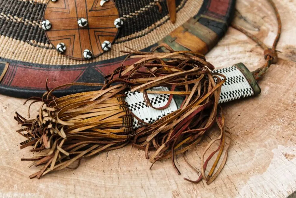 Lot de 3 chapeaux de paille et cuir, peuple Peul, Mali