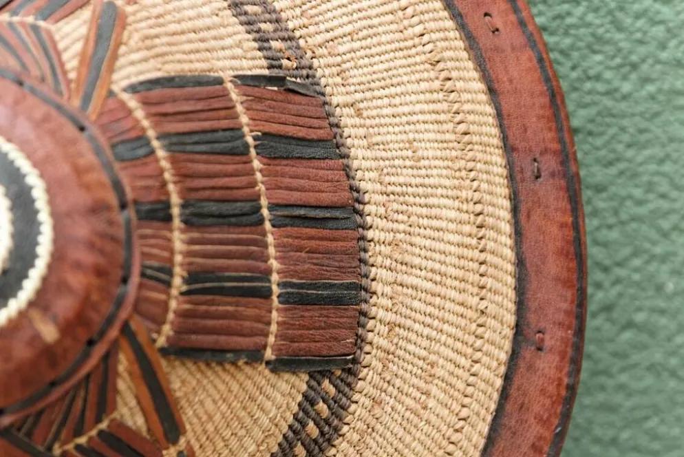 Lot de 3 chapeaux de paille et cuir, peuple Peul, Mali