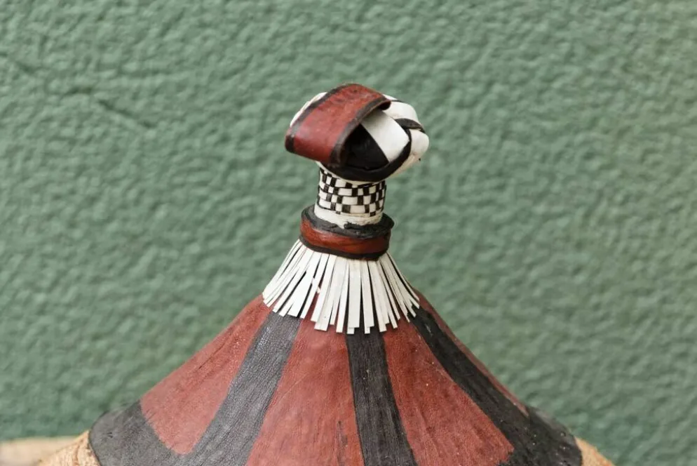 Lot de 3 chapeaux de paille et cuir, peuple Peul, Mali