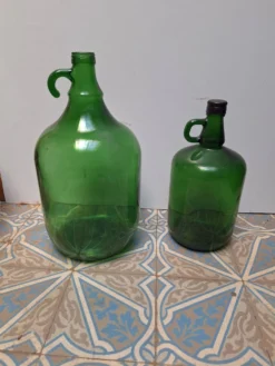 Lot de 2 Dame Jeanne bonbonnes vertes en verre vintage