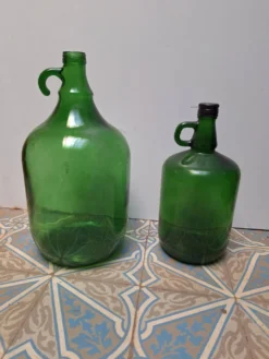 Lot de 2 Dame Jeanne bonbonnes vertes en verre vintage
