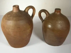 Lot de deux bonbonnes, cruches anciennes en gres