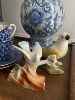 Lot de deux oiseaux en céramique