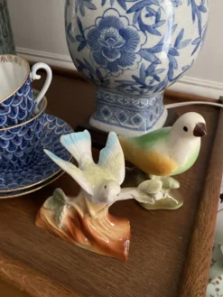 Lot de deux oiseaux en céramique