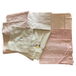 Lot de draps lit de bébé brodés
