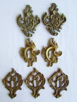 Lot de 7 entrées de serrure en bronze, pour meubles anciens