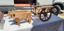 Lot de jouets anciens en bois de la ferme