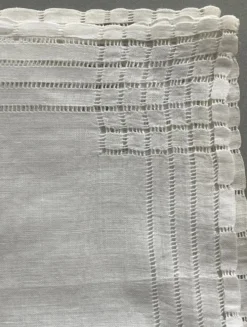 Lot de 2 mouchoirs ou serviettes thé Brodés anciens