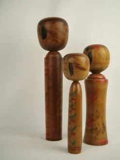 Lot de 3 poupées kokeshi (taille moyenne)
