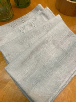 Lot de 4 serviettes anciennes grises monogrammes