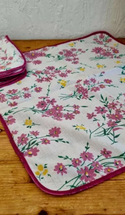 Lot de 5 serviettes de table des années 70