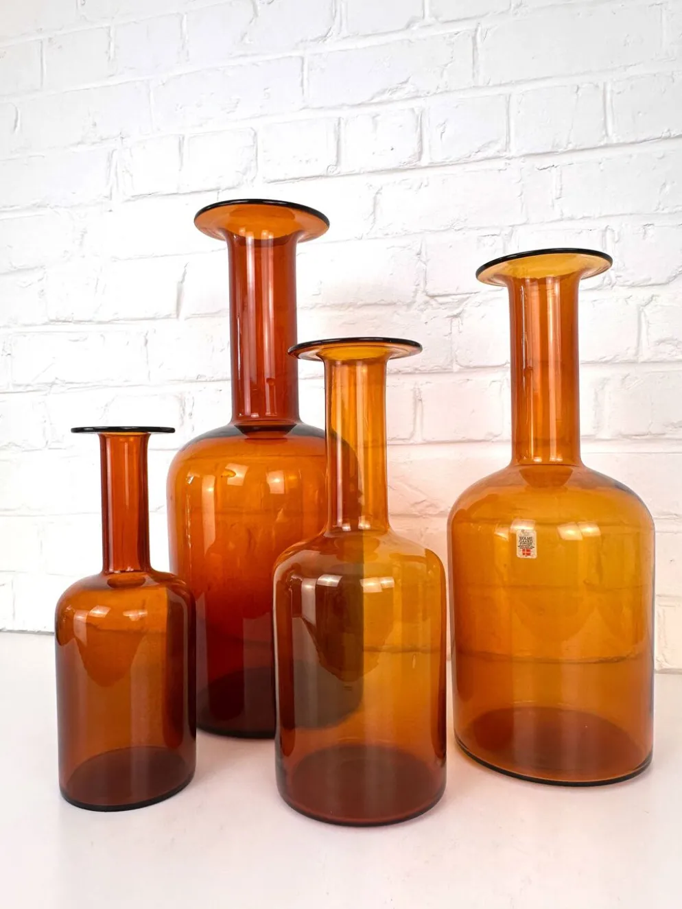 Lot de 4 vases Gulvvase ambre par Otto Brauer, Holmegaard, Danemark 1960