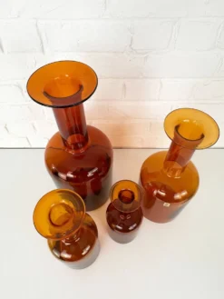 Lot de 4 vases Gulvvase ambre par Otto Brauer, Holmegaard, Danemark 1960