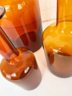Lot de 4 vases Gulvvase ambre par Otto Brauer, Holmegaard, Danemark 1960