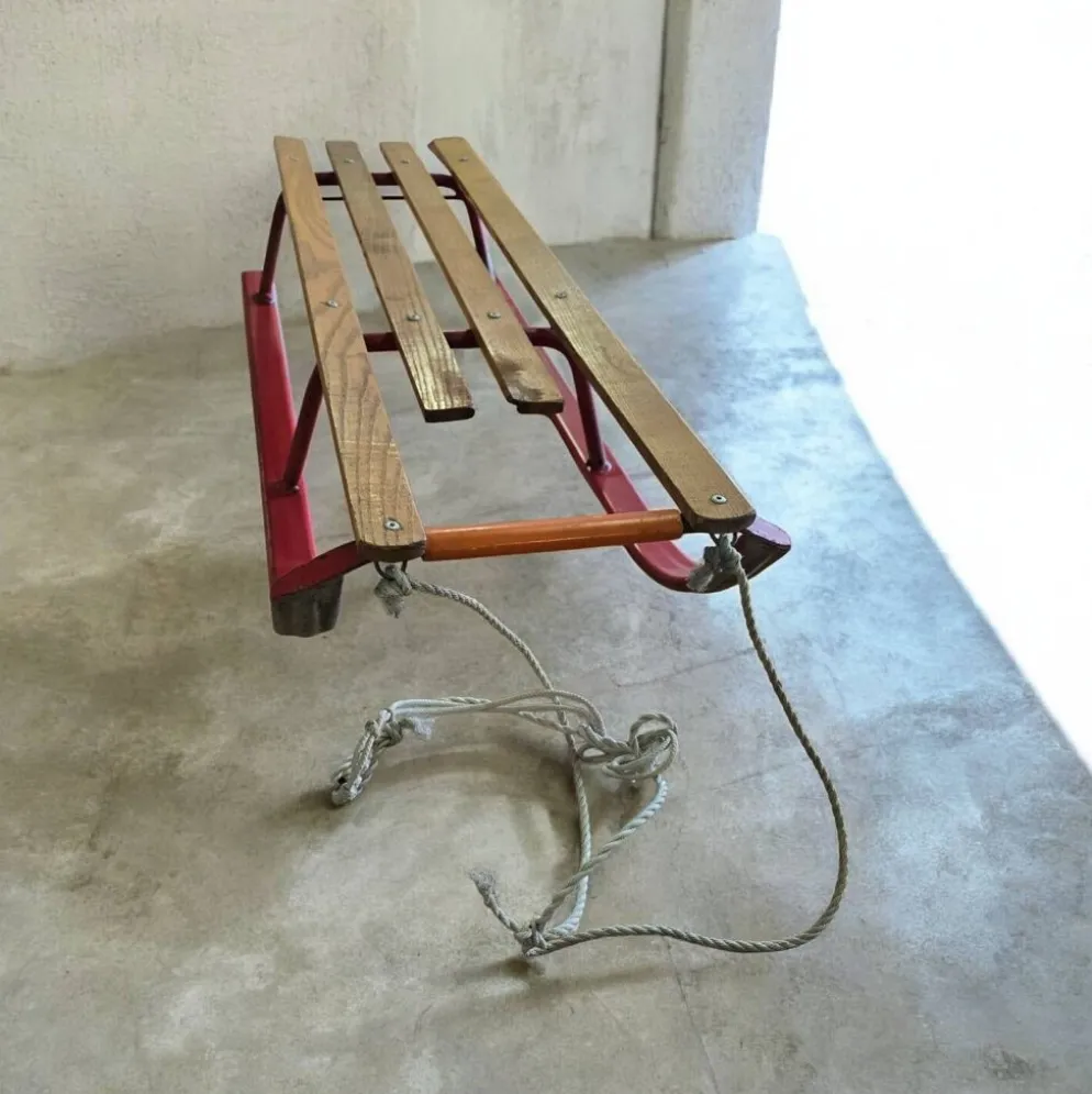 Luge Traîneau vintage en bois et métal – esprit montagne